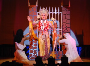 नाट्य बैले सेंटर नई दिल्ली द्धारा प्रस्तुत श्री कृष्ण लीला 28 अगस्त 2009 के अवसर का दृश्य "श्री वासुदेव एवं देवकी को जेल के अंदर श्रीकृष्ण के विराट रूप का दर्शन ! नाट्य बैले सेंटर नई दिल्ली द्धारा प्रस्तुत श्री कृष्ण लीला 28 अगस्त 2009 के अवसर का दृश्य "श्री वासुदेव एवं देवकी को जेल के अंदर श्रीकृष्ण के विराट रूप का दर्शन !