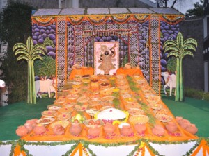 ब्रज दिवस दि 22 सितबर 2012 को इंडिया इंटरनेशनल सेन्टर लोधी रोड पर आयोजित कार्यक्रम के अवसर पर श्री गिरिराज श्रृंगार एवं छप्पन भोग दर्शन ! ब्रज दिवस दि 22 सितबर 2012 को इंडिया इंटरनेशनल सेन्टर लोधी रोड पर आयोजित कार्यक्रम के अवसर पर श्री गिरिराज श्रृंगार एवं छप्पन भोग दर्शन !