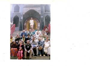 ब्रज कला केंद्र द्धारा आयोजित श्री ब्रज चौरासी कोस परिक्रमा 15 दिसम्बर 2009 से 25 दिसम्बर 2009 तक के अवसर का भक्तगणों का एक दृश्य ब्रज कला केंद्र द्धारा आयोजित श्री ब्रज चौरासी कोस परिक्रमा 15 दिसम्बर 2009 से 25 दिसम्बर 2009 तक के अवसर का भक्तगणों का एक दृश्य